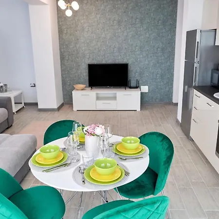 Yst Luxury Apartament *
