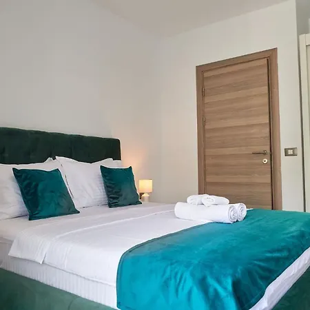 Yst Luxury Apartament * Năvodari