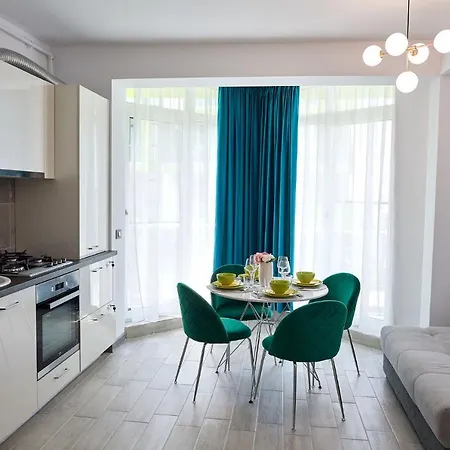 Appartement Yst Luxury Apartament *